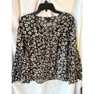 Who What Wear Floral Babydoll Blouse Black White Bell Sleeve V-Neck XXL